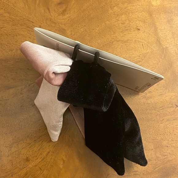 Pink Velvet Bow Hair Elastic - Picture 4 of 16